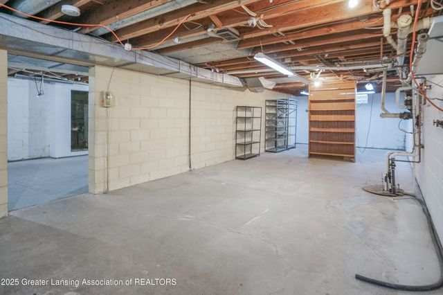 5190 Park Lake Road, East Lansing, MI 48823