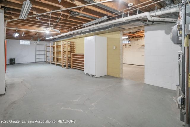 5190 Park Lake Road, East Lansing, MI 48823