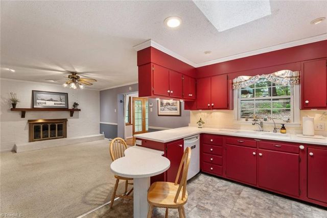 515 Hopkins Road, Kernersville, NC 27284