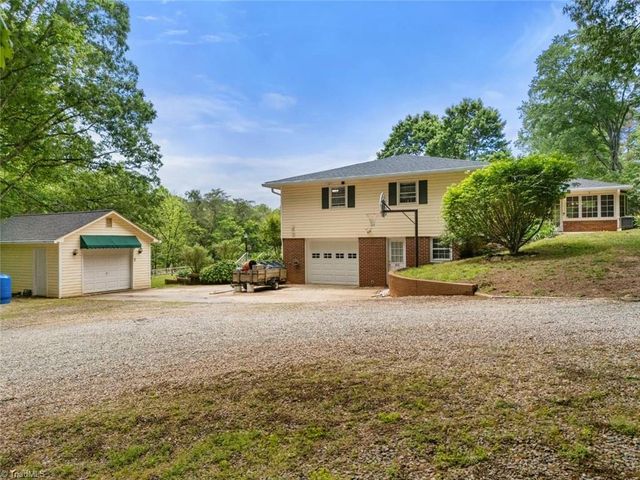 515 Hopkins Road, Kernersville, NC 27284