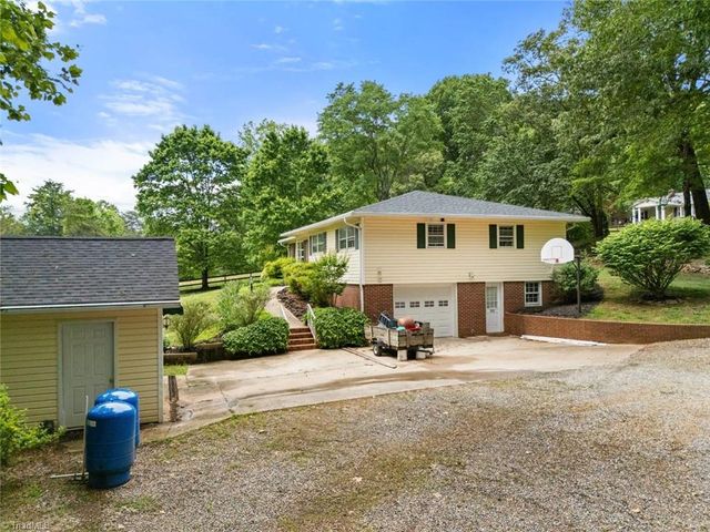 515 Hopkins Road, Kernersville, NC 27284