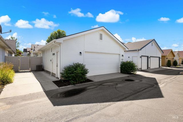 139 S Grandean Way, Eagle, ID 83616