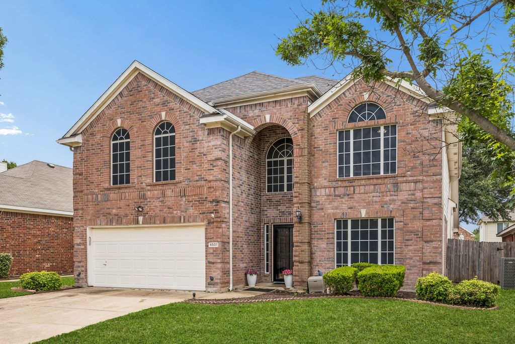 4501 Stepping Stone Drive, Fort Worth, TX 76123 — exterior