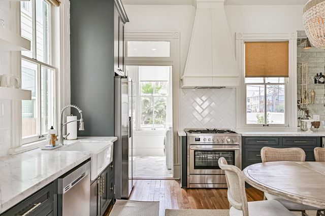 1127 Avenue M, Galveston, TX 77550