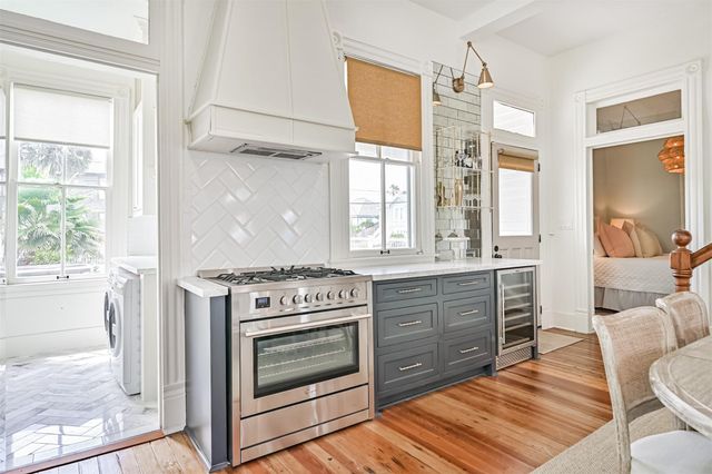 1127 Avenue M, Galveston, TX 77550