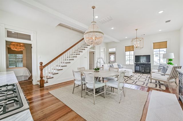 1127 Avenue M, Galveston, TX 77550