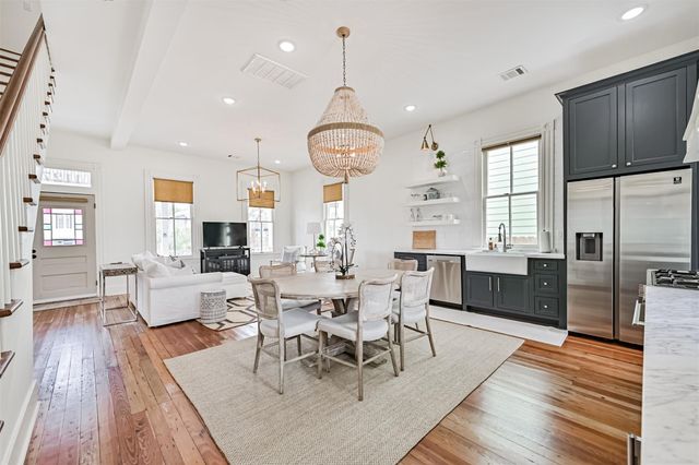 1127 Avenue M, Galveston, TX 77550