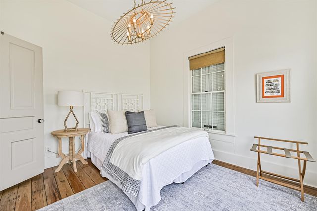1127 Avenue M, Galveston, TX 77550