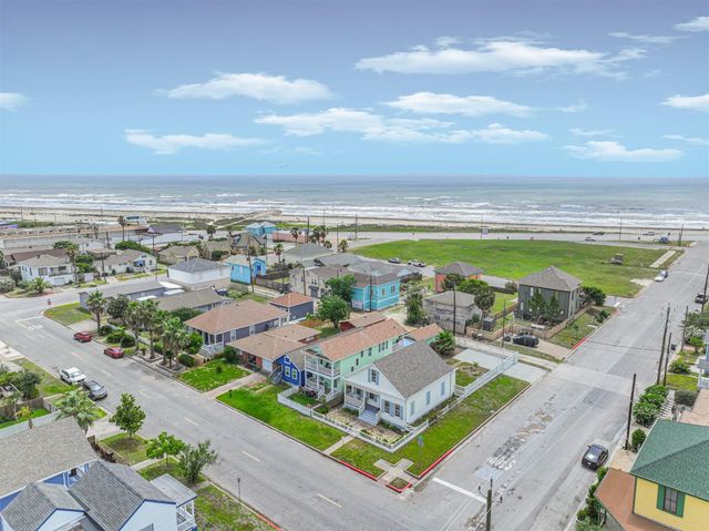 1127 Avenue M, Galveston, TX 77550