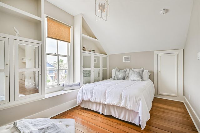 1127 Avenue M, Galveston, TX 77550