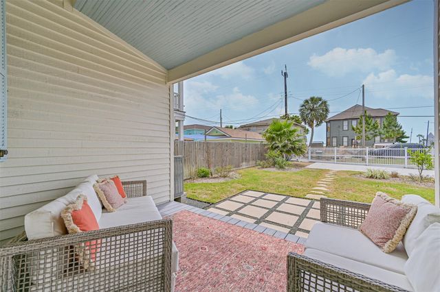 1127 Avenue M, Galveston, TX 77550