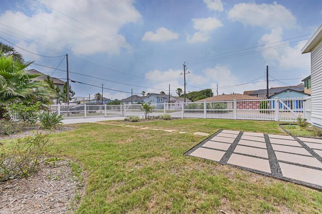 1127 Avenue M, Galveston, TX 77550