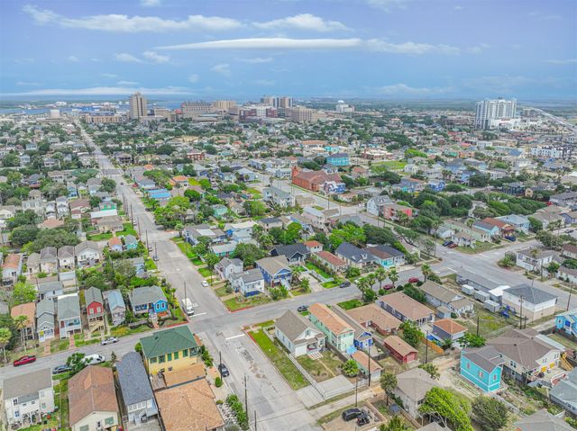 1127 Avenue M, Galveston, TX 77550