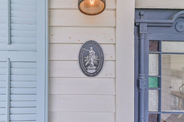 1127 Avenue M, Galveston, TX 77550