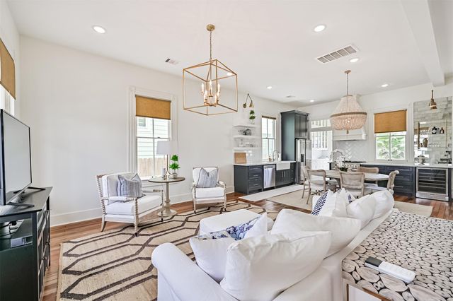 1127 Avenue M, Galveston, TX 77550