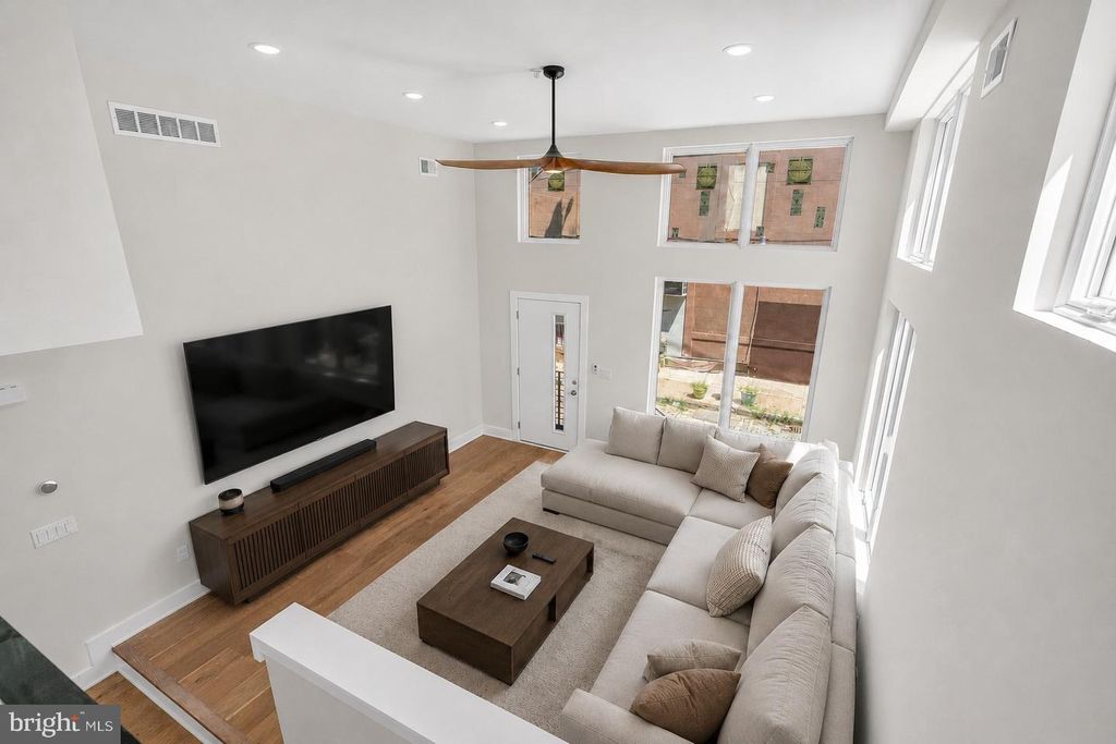 1342 S WOODSTOCK ST, PHILADELPHIA, PA 19146 — photo 5