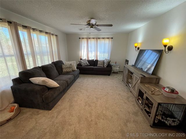 429844 E 1156 Road, Porum, OK 74455