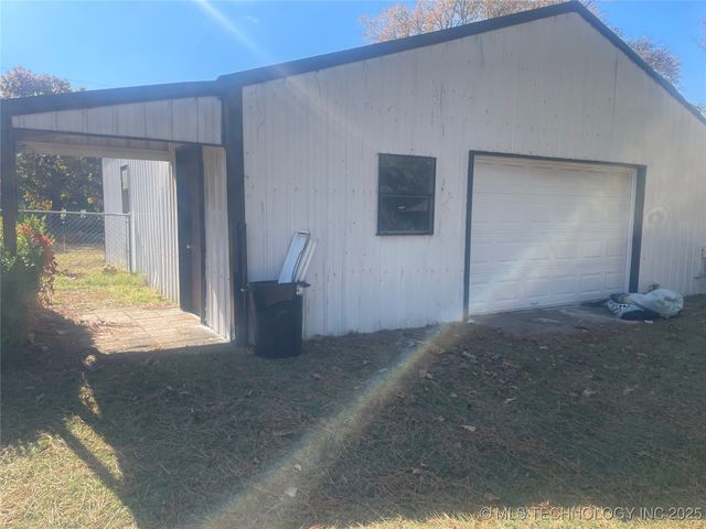 429844 E 1156 Road, Porum, OK 74455