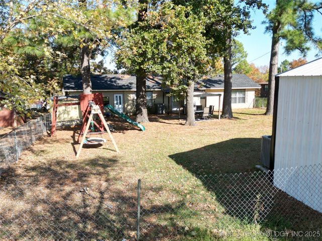 429844 E 1156 Road, Porum, OK 74455