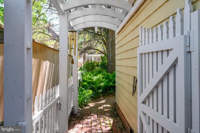 106 QUEEN ST S, Chestertown, MD 21620