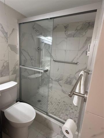 32 Abbey Lane 207, Delray Beach, FL 33446