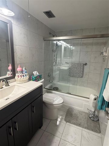 32 Abbey Lane 207, Delray Beach, FL 33446