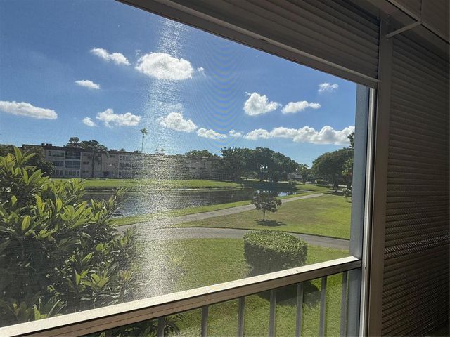 32 Abbey Lane 207, Delray Beach, FL 33446