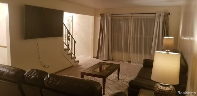 6186 Kings Crown Road, Grand Blanc, MI 48439