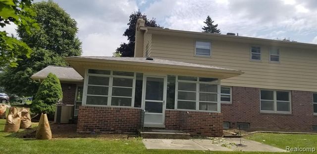 6186 Kings Crown Road, Grand Blanc, MI 48439