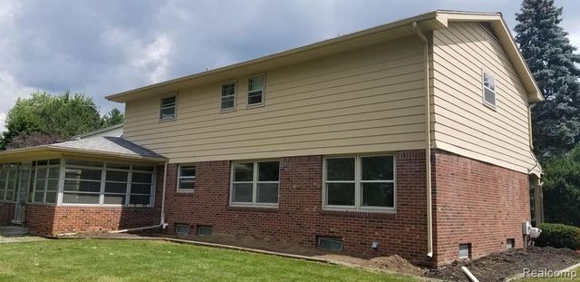 6186 Kings Crown Road, Grand Blanc, MI 48439