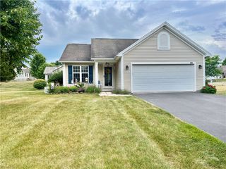 70 Glenn Hvn, Ogden, NY 14559