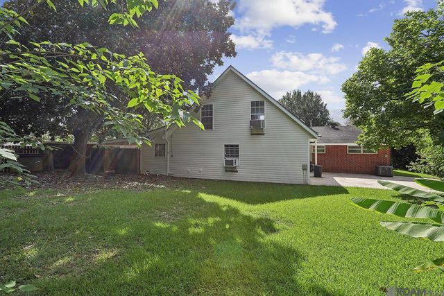 2134 E Contour Dr, Baton Rouge, LA 70809