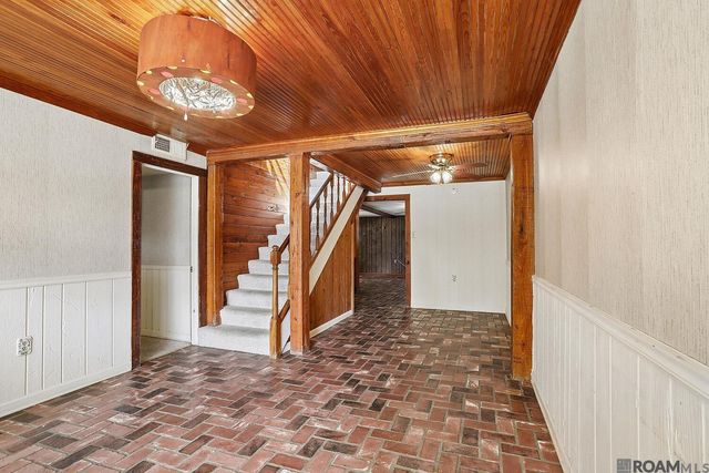 2134 E Contour Dr, Baton Rouge, LA 70809