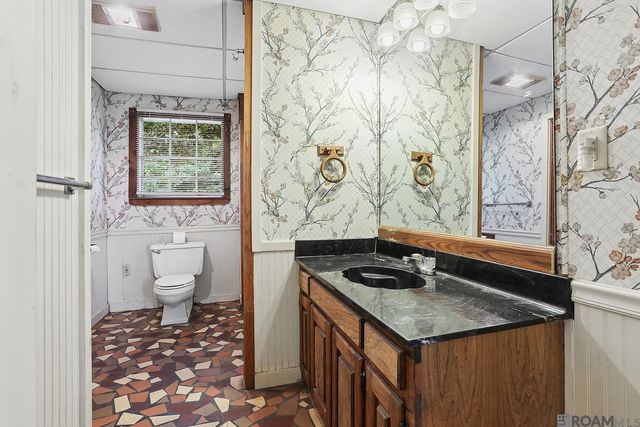 2134 E Contour Dr, Baton Rouge, LA 70809