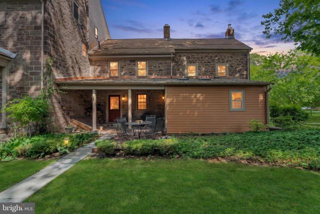 4 LEEDOM PL, Newtown, PA 18940