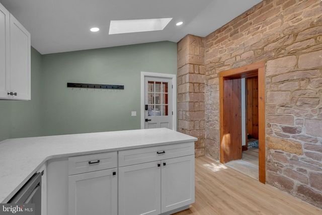 4 LEEDOM PL, Newtown, PA 18940