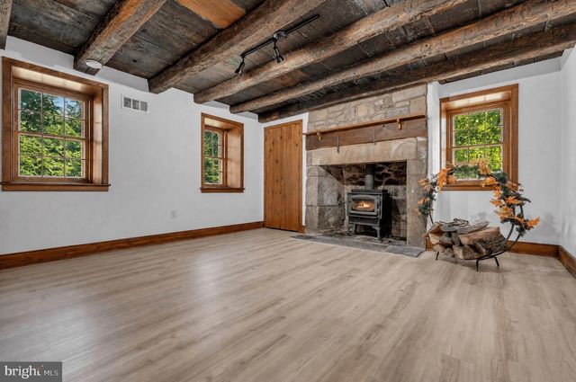 4 LEEDOM PL, Newtown, PA 18940