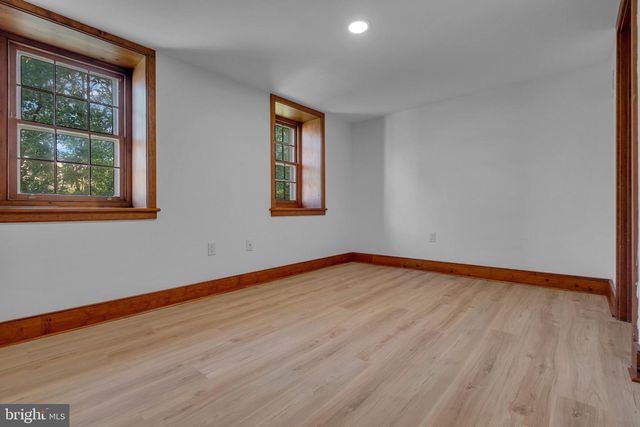 4 LEEDOM PL, Newtown, PA 18940