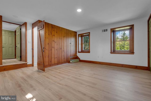 4 LEEDOM PL, Newtown, PA 18940