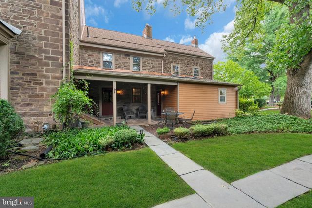 4 LEEDOM PL, Newtown, PA 18940
