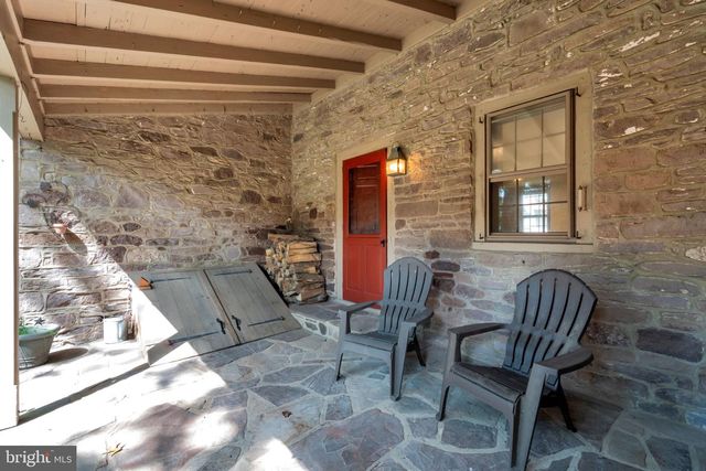 4 LEEDOM PL, Newtown, PA 18940