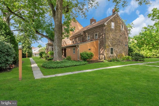 4 LEEDOM PL, Newtown, PA 18940