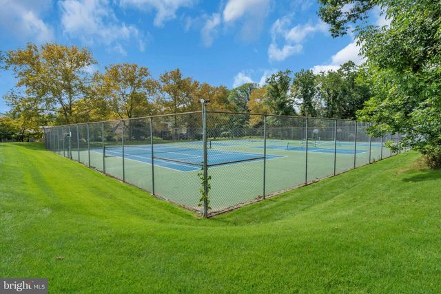 4 LEEDOM PL, Newtown, PA 18940