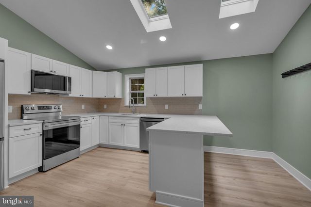 4 LEEDOM PL, Newtown, PA 18940