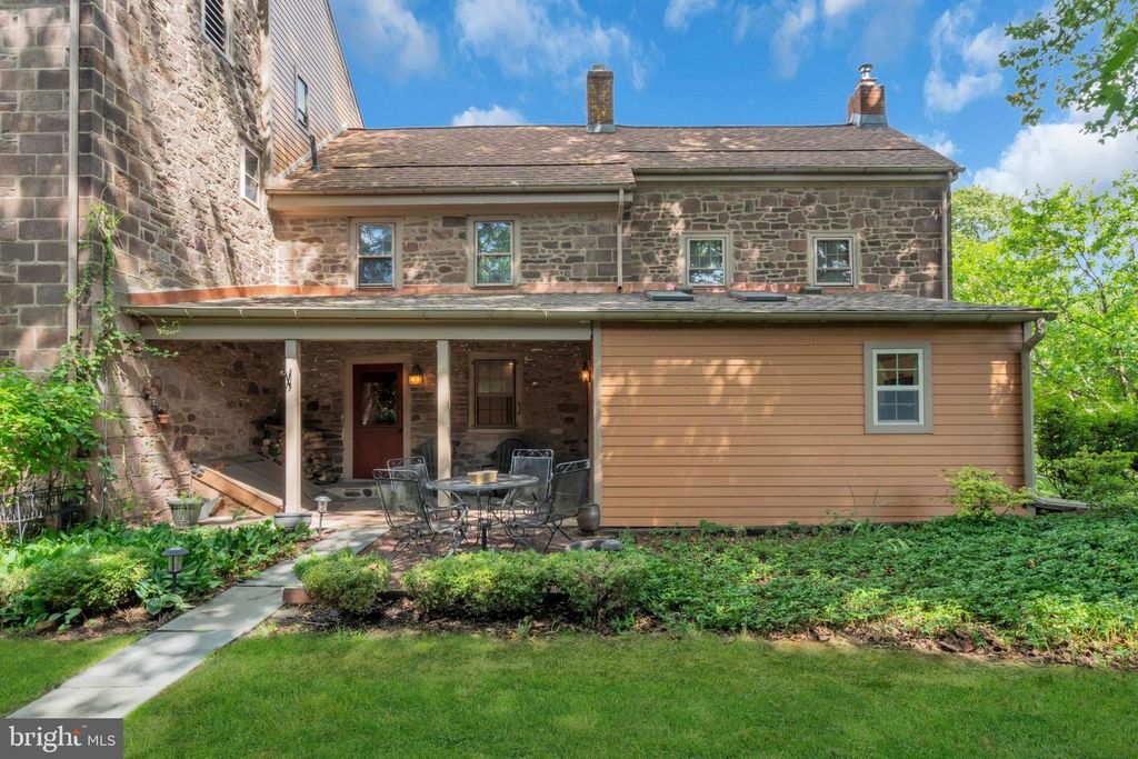 4 LEEDOM PL, Newtown, PA 18940