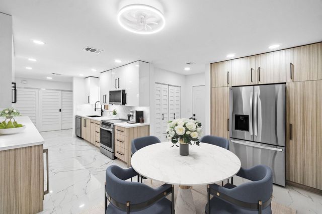 78 Hampshire Lane, Boynton Beach, FL 33436