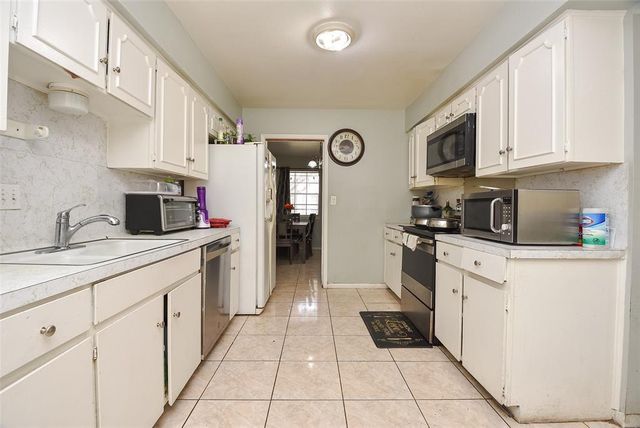 6647 De Moss Drive 647, Houston, TX 77074