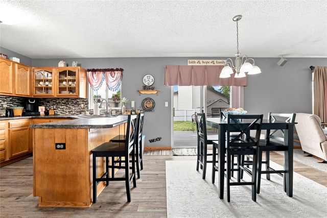 703 15th Street SE, Altoona, IA 50009