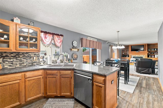 703 15th Street SE, Altoona, IA 50009