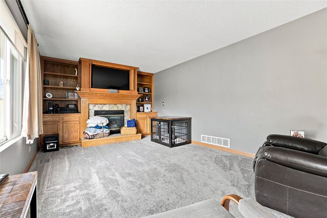 703 15th Street SE, Altoona, IA 50009